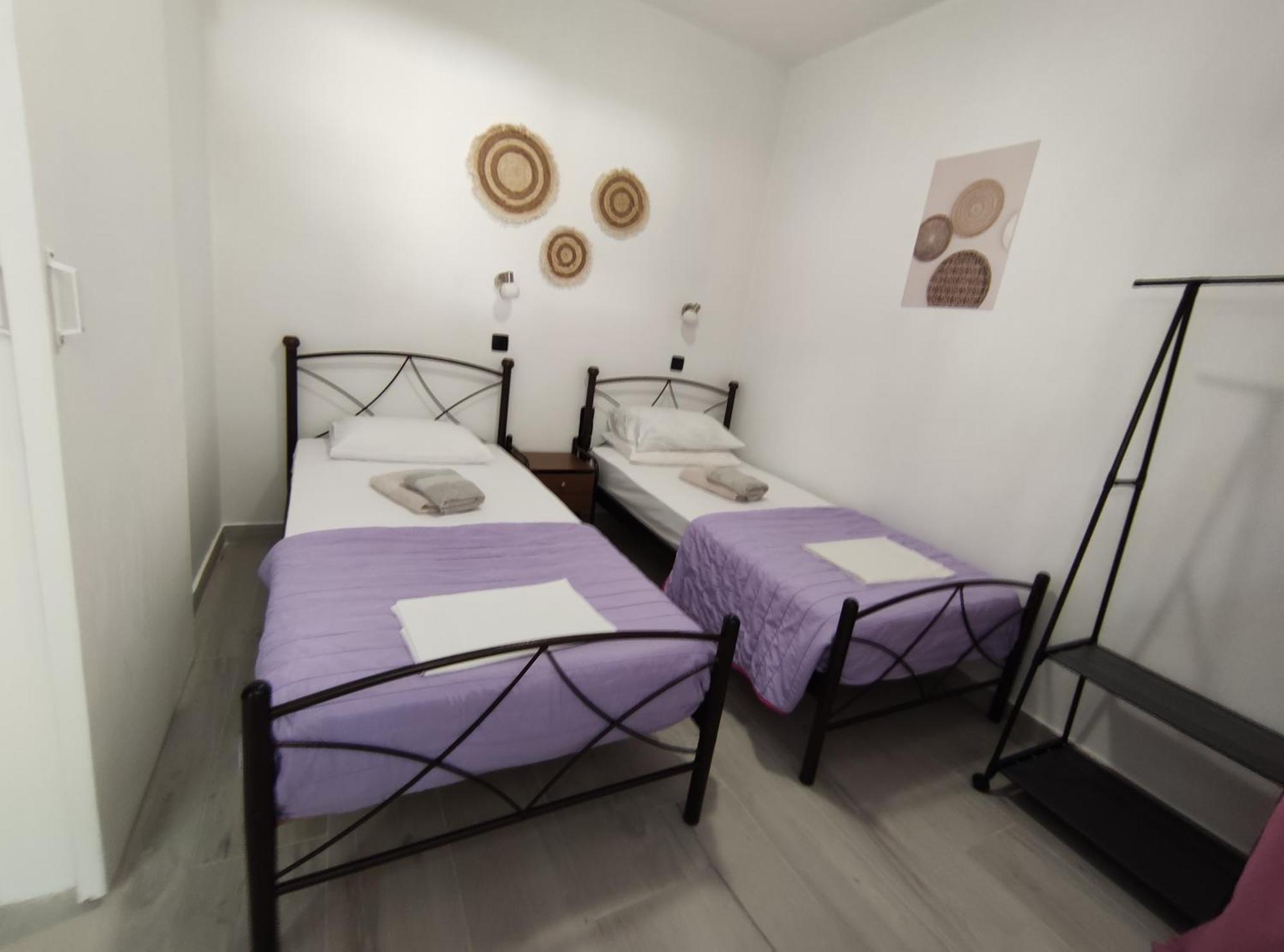 Lions 2 Studios & Apartments, Poros Island. Poros Town Esterno foto