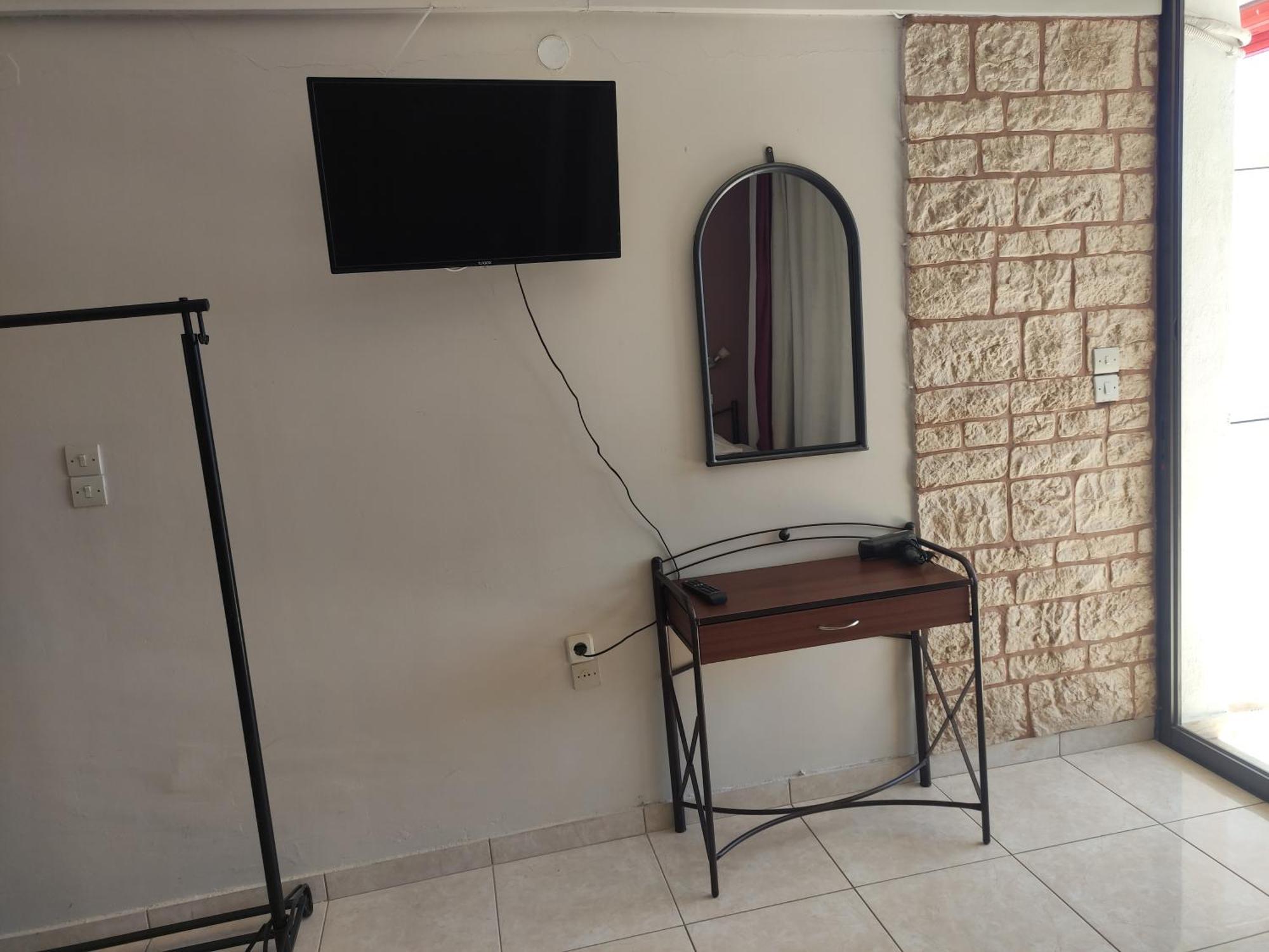 Lions 2 Studios & Apartments, Poros Island. Poros Town Esterno foto