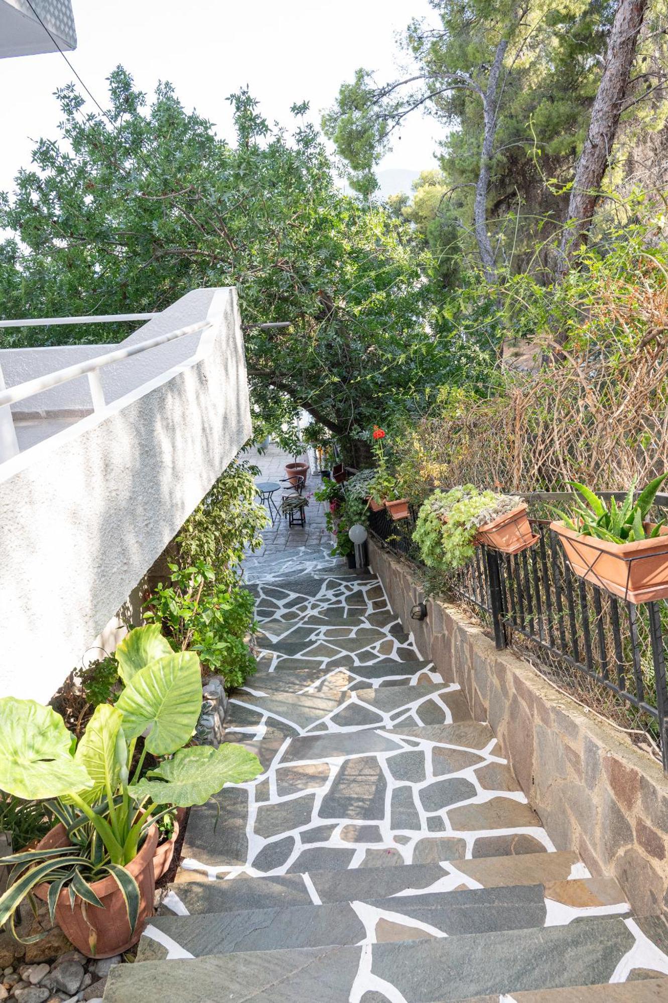 Lions 2 Studios & Apartments, Poros Island. Poros Town Esterno foto